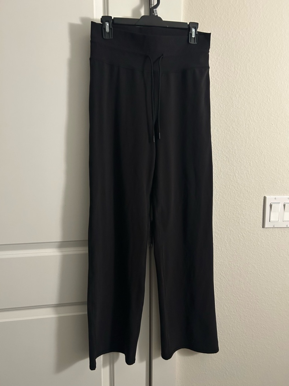 Vuori Black Daily Wide-Leg/Flare Drawstring Lounge Pants